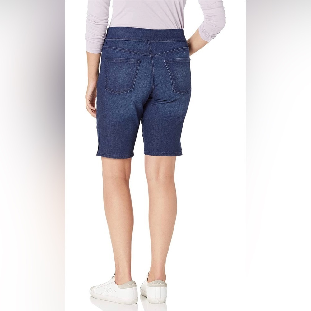 NWT‎ Gloria Vanderbilt Women's Avery Pull on Bermuda Short - Picture 2 of 16